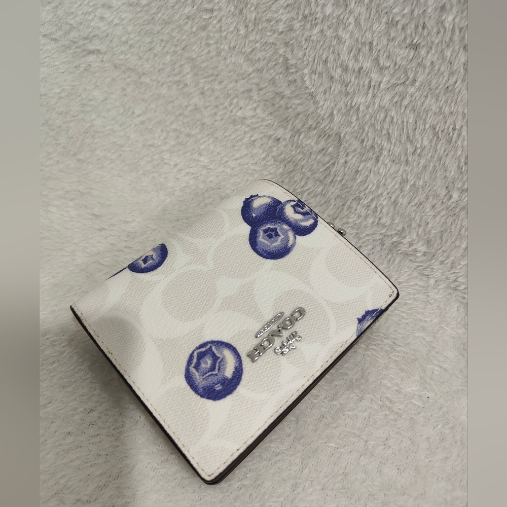 Snap Wallet In Signature Canvas With Blueberry Print - Picture 2 of 7